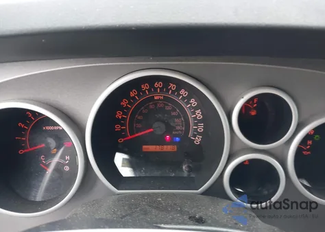 2013 Toyota Tundra Grade 5.7L V8 z USA, uszkodzony, nr VIN 5TFRY5F14DX133483